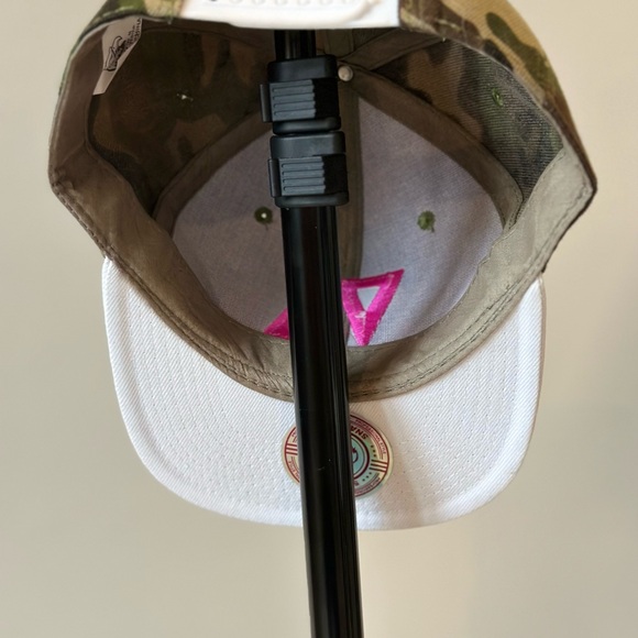 Limited Edition Thick as Thieves Signature Logo SnapBack Cap- Camo/White/Pink - Picture 3 of 6